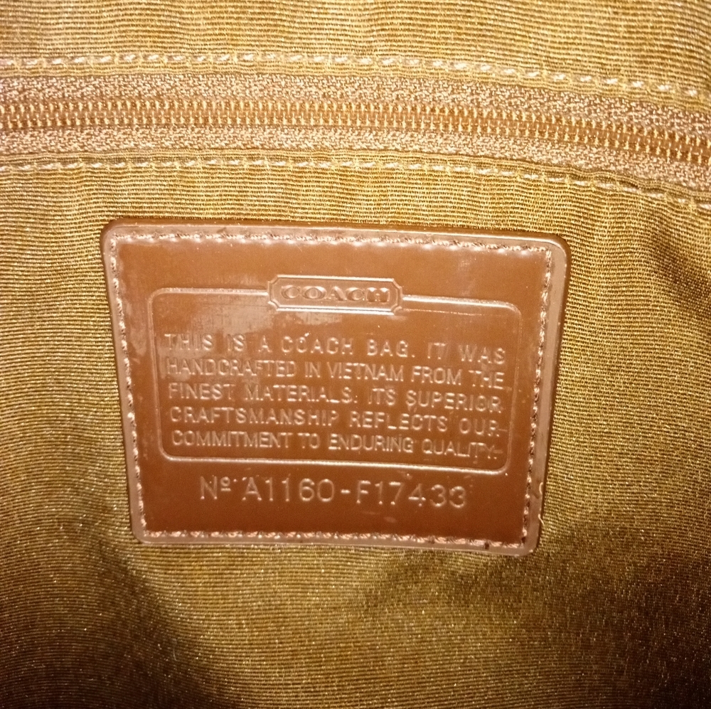 Coach bucket purse - Picture 4 of 6